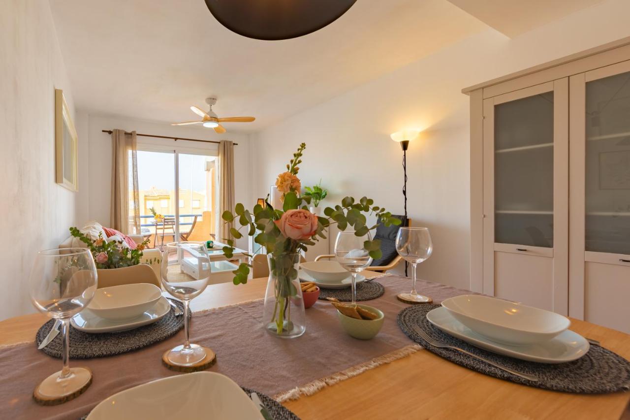 Beachfront, Pool, Terrace & Wifi - *Simplytarifa* Buitenkant foto