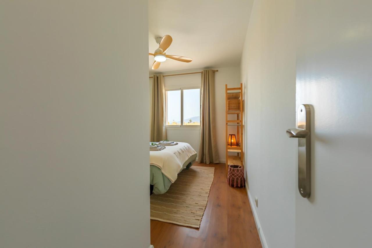 Beachfront, Pool, Terrace & Wifi - *Simplytarifa* Buitenkant foto